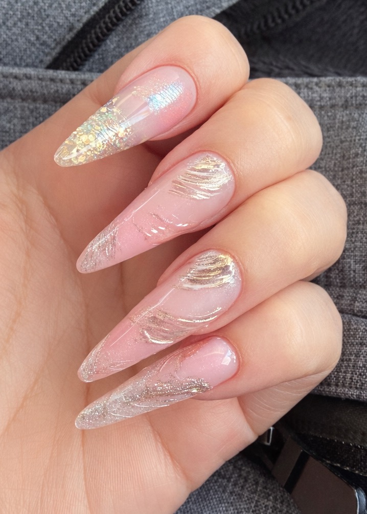 Pose d`Ongles popit en gel rose paillette 3D doré