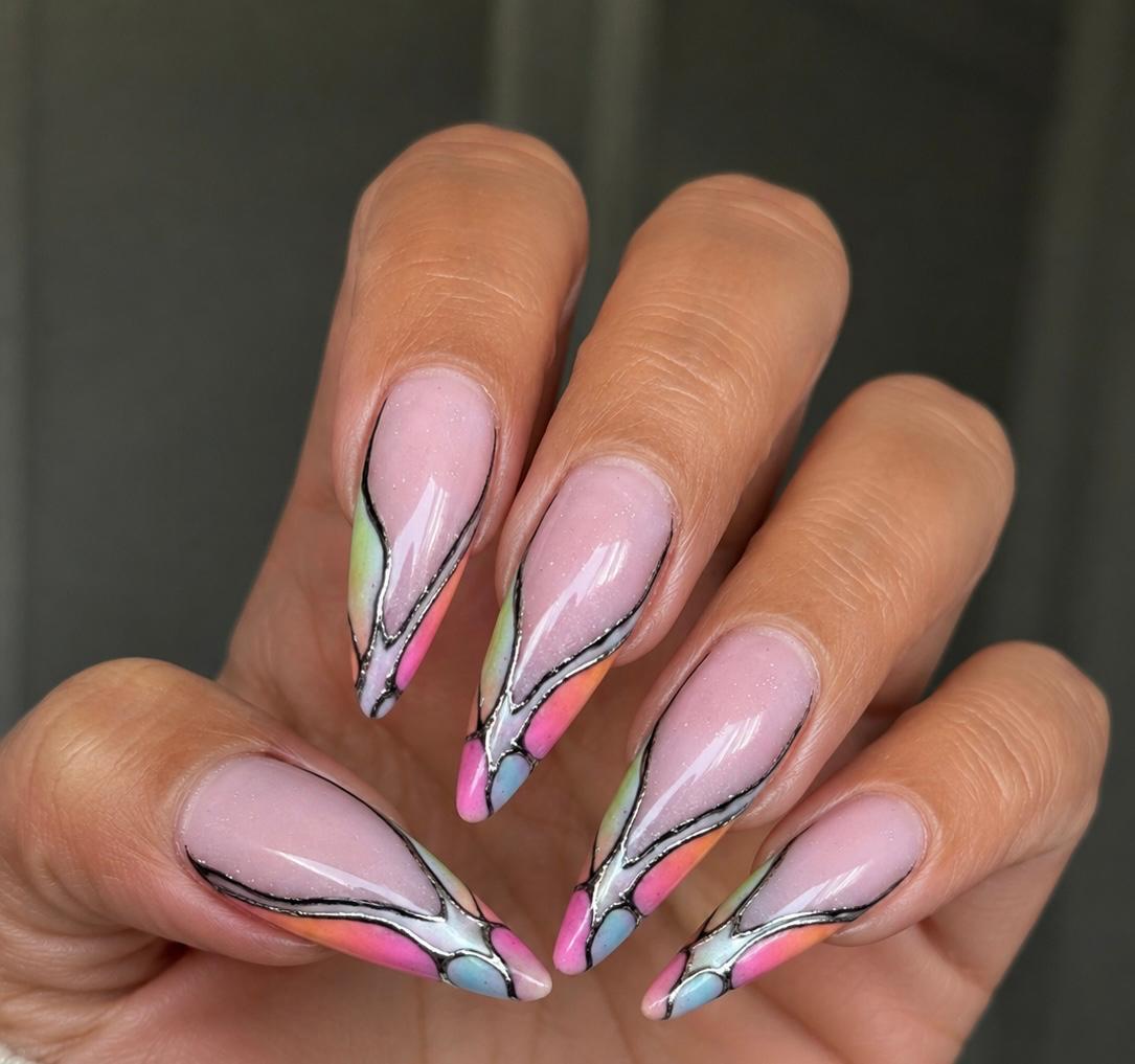 rallongement ongle en gel nail art french multicolore été à Lavérune proche montpellier